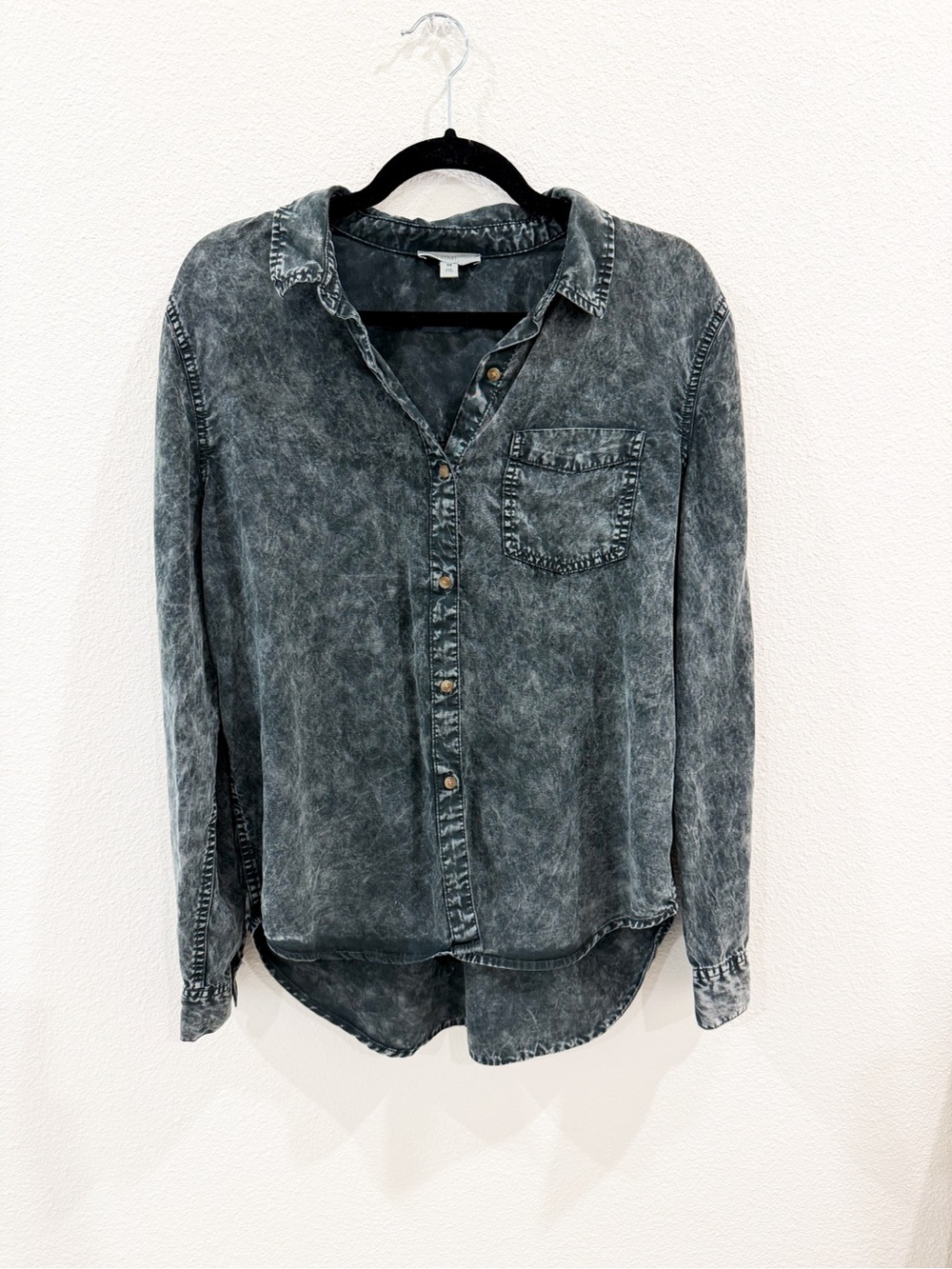 Como Vintage Button Down Long Sleeve / Size M / Charcoal Denim-like Top